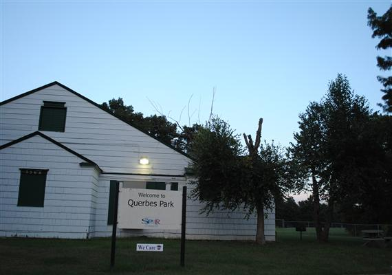 Querbes Park and Community Center building